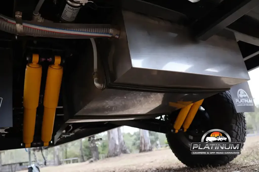 Water tank and suspension