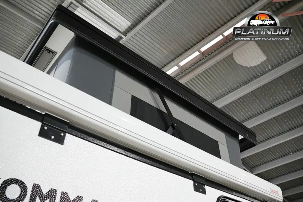 Pop top roof commander s2